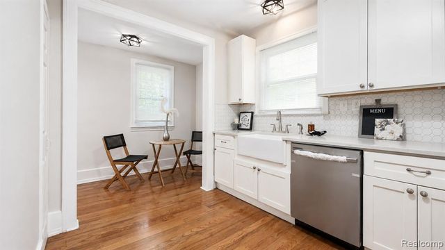 1006 Parker Street, Detroit, MI 48214