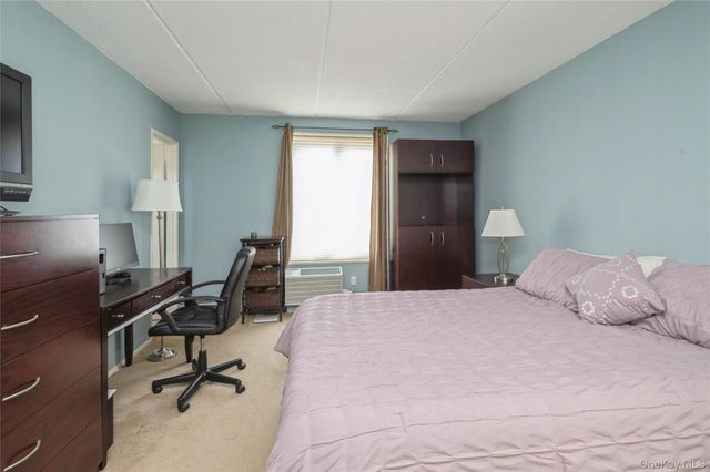 135 Post Avenue 4C, Westbury, NY 11590