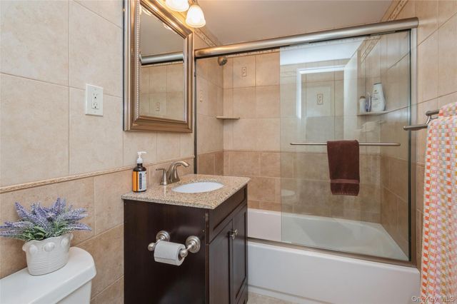 135 Post Avenue 4C, Westbury, NY 11590