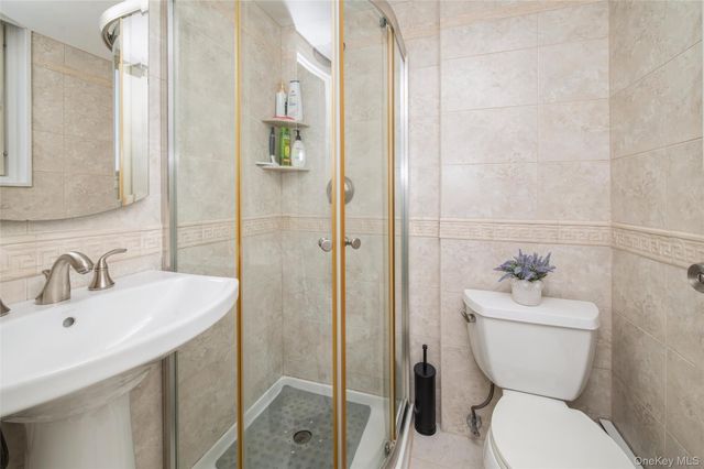 135 Post Avenue 4C, Westbury, NY 11590
