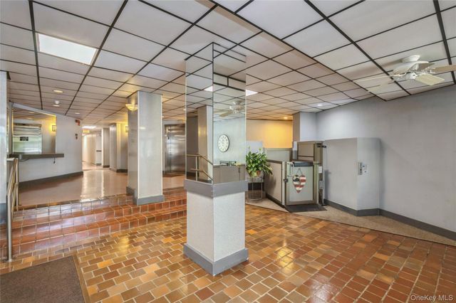 135 Post Avenue 4C, Westbury, NY 11590