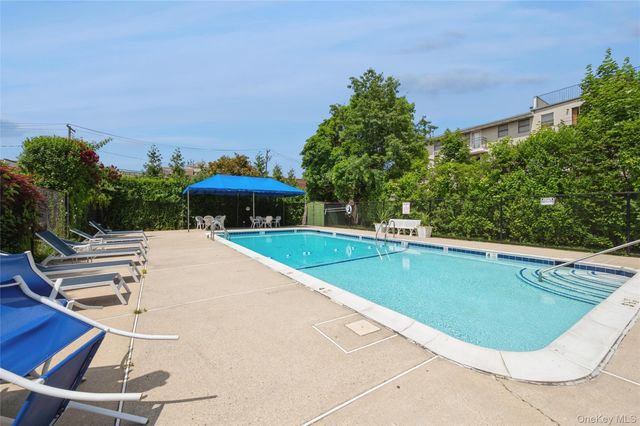 135 Post Avenue 4C, Westbury, NY 11590