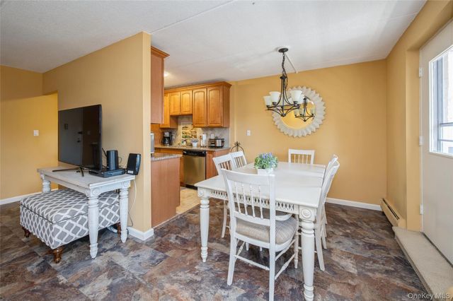 135 Post Avenue 4C, Westbury, NY 11590