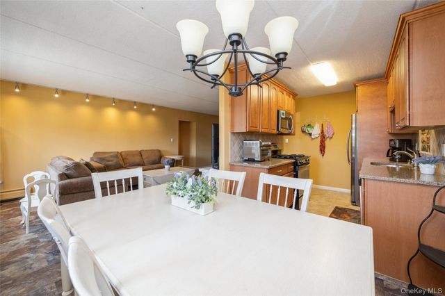 135 Post Avenue 4C, Westbury, NY 11590