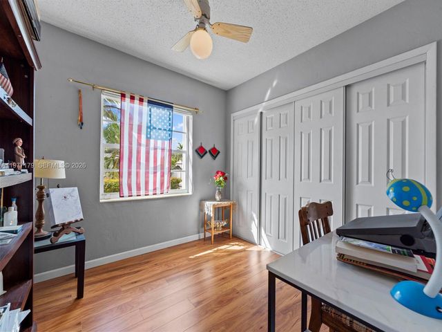 7245 SW 19th St, Miami, FL 33155