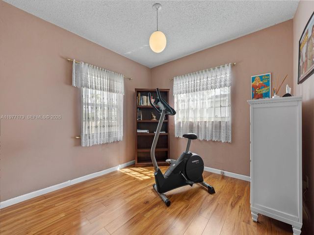 7245 SW 19th St, Miami, FL 33155