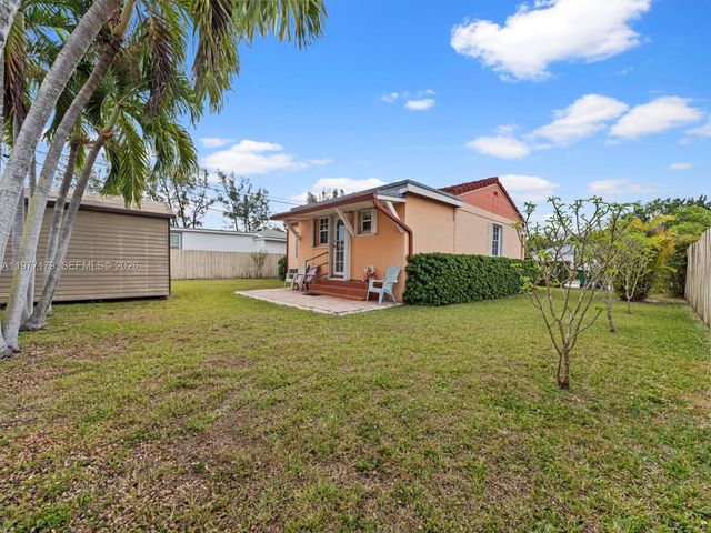7245 SW 19th St, Miami, FL 33155