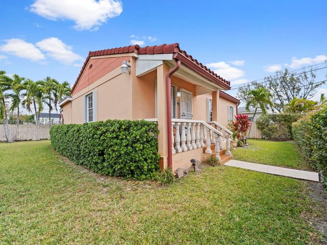 7245 SW 19th St, Miami, FL 33155