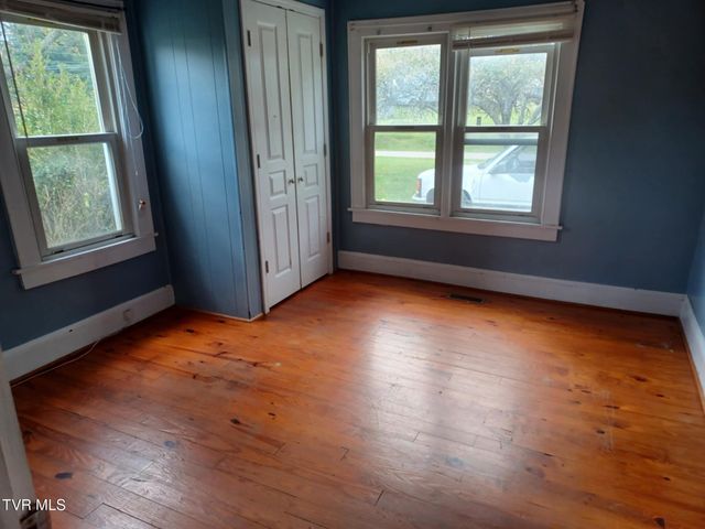 201 Sweet Brier Street, Glade Spring, VA 24340