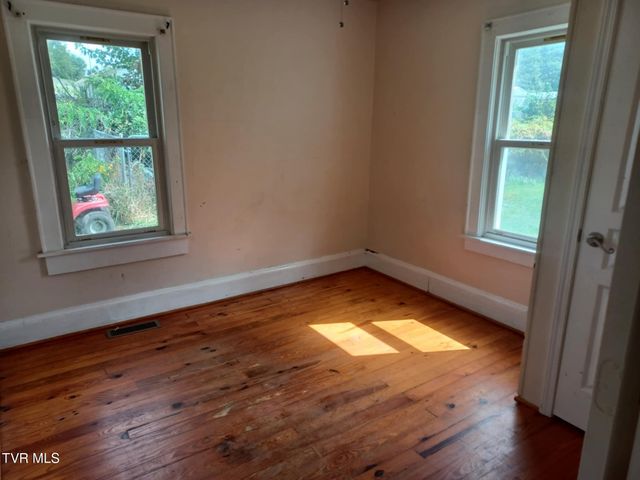 201 Sweet Brier Street, Glade Spring, VA 24340