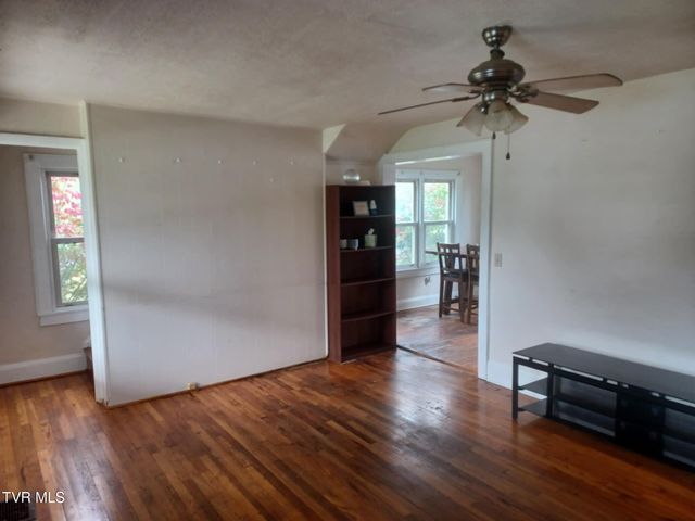 201 Sweet Brier Street, Glade Spring, VA 24340