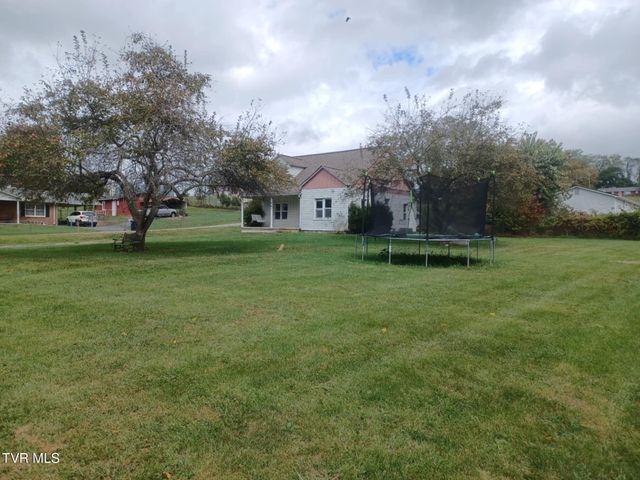 201 Sweet Brier Street, Glade Spring, VA 24340