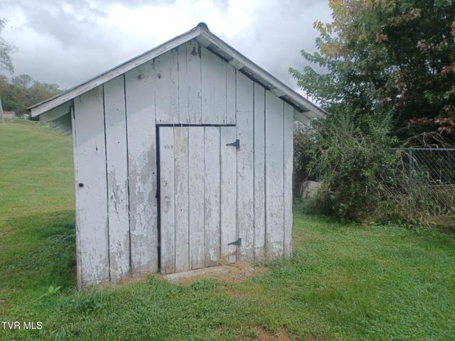 201 Sweet Brier Street, Glade Spring, VA 24340