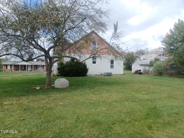 201 Sweet Brier Street, Glade Spring, VA 24340