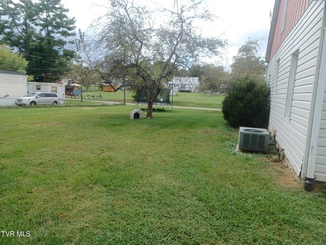 201 Sweet Brier Street, Glade Spring, VA 24340