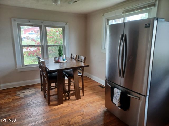 201 Sweet Brier Street, Glade Spring, VA 24340