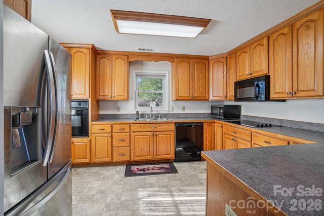 511 Oak Grove Road, Flat Rock, NC 28731