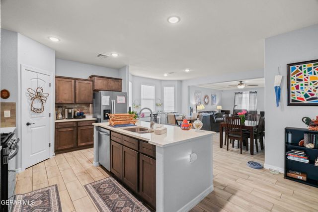 517 ISSA Circle, El Paso, TX 79932