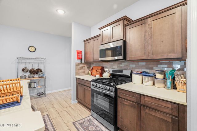 517 ISSA Circle, El Paso, TX 79932