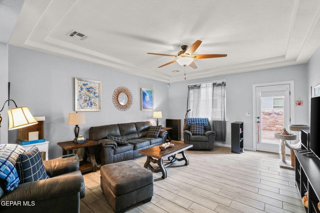 517 ISSA Circle, El Paso, TX 79932