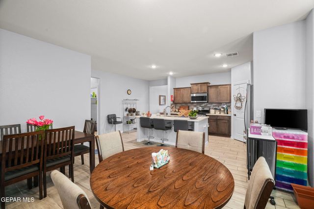 517 ISSA Circle, El Paso, TX 79932