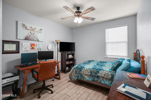 517 ISSA Circle, El Paso, TX 79932