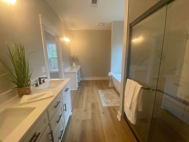 109 GRAND DR, Michie, TN 38357