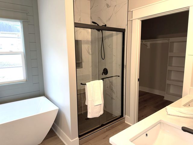 109 GRAND DR, Michie, TN 38357