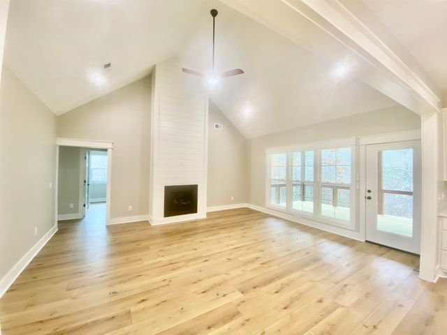 109 GRAND DR, Michie, TN 38357