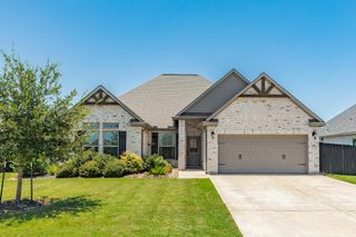 105 Sundrop Lane, Lake Jackson, TX 77566