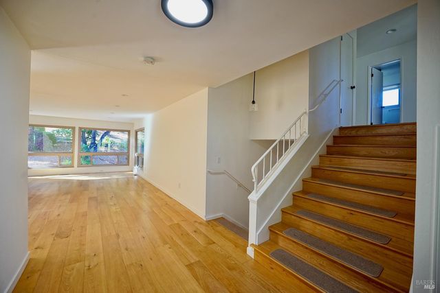 106 Rockview Rd, Novato, CA 94949
