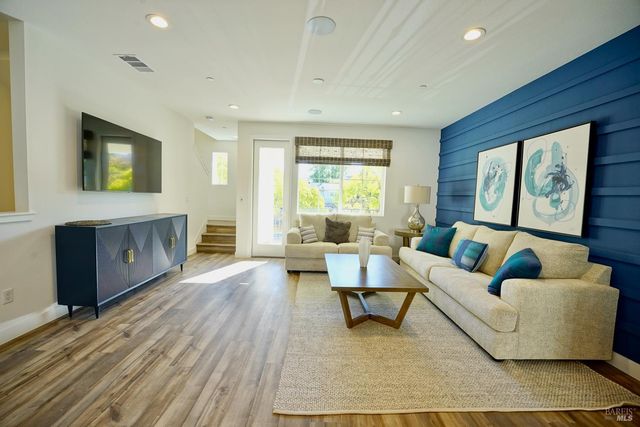 106 Rockview Rd, Novato, CA 94949