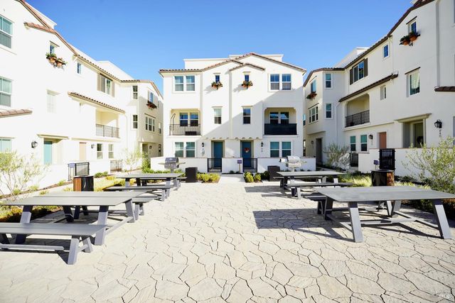 106 Rockview Rd, Novato, CA 94949