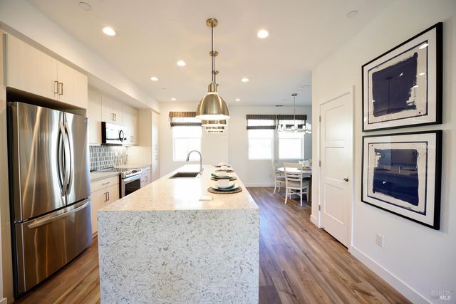 106 Rockview Rd, Novato, CA 94949
