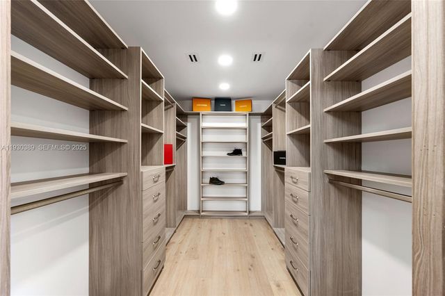 11127 Boca Woods Ln, Boca Raton, FL 33428