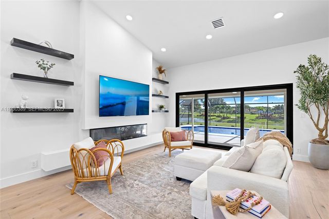 11127 Boca Woods Ln, Boca Raton, FL 33428