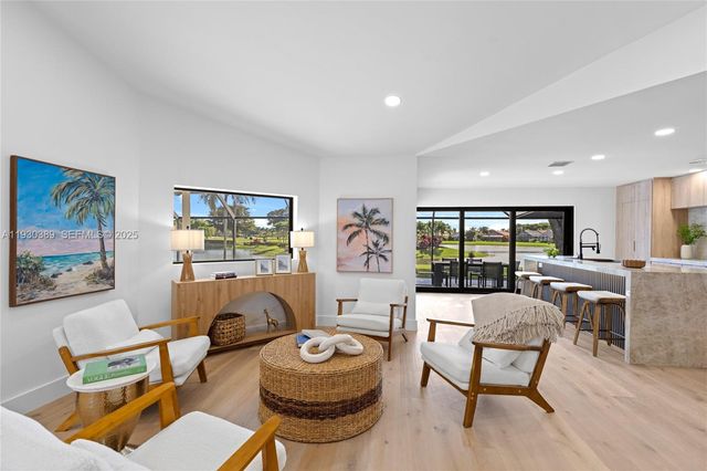 11127 Boca Woods Ln, Boca Raton, FL 33428