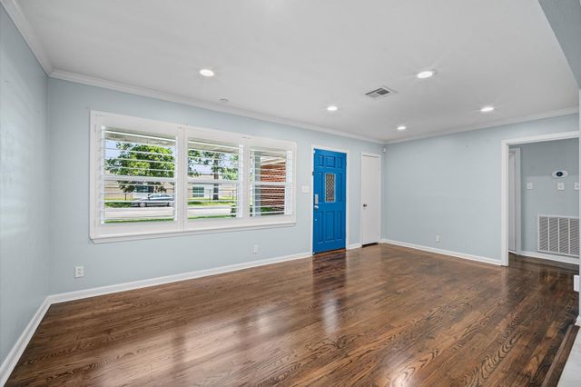 4717 Chrystell Lane, Houston, TX 77092