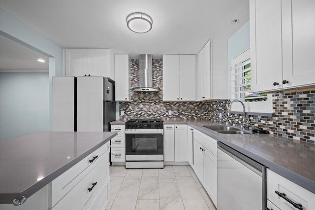 4717 Chrystell Lane, Houston, TX 77092
