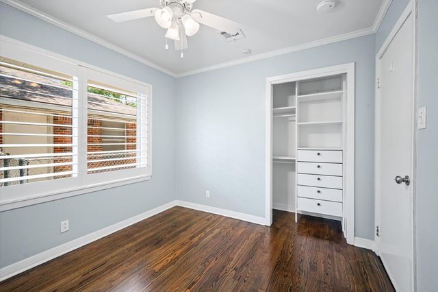 4717 Chrystell Lane, Houston, TX 77092