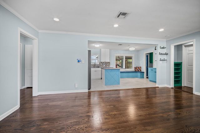 4717 Chrystell Lane, Houston, TX 77092