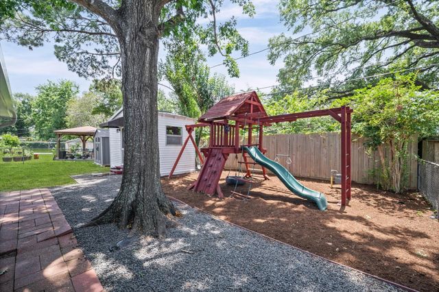4717 Chrystell Lane, Houston, TX 77092