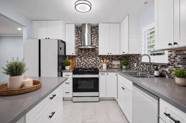 4717 Chrystell Lane, Houston, TX 77092