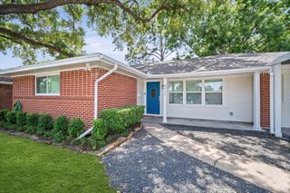 4717 Chrystell Lane, Houston, TX 77092