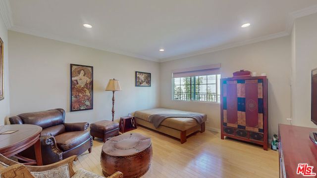 1228 N La Cienega Boulevard 304, West Hollywood, CA 90069