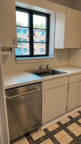 75 Strathmore Rd 6, Boston, MA 02135