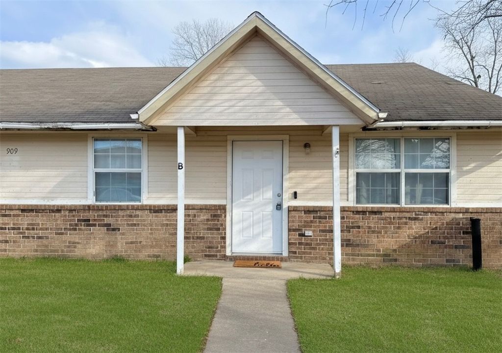 909 Durham Place B, Bentonville, AR 72712