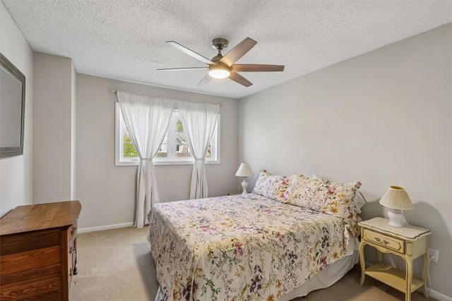 1035 68th Street 6, West Des Moines, IA 50266