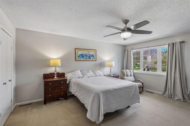 1035 68th Street 6, West Des Moines, IA 50266