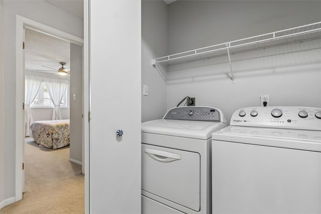 1035 68th Street 6, West Des Moines, IA 50266